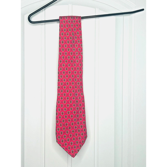 Vineyard Vines Custom Collection Pink '09 With Shield Designer Silk Tie - Picture 1 of 2